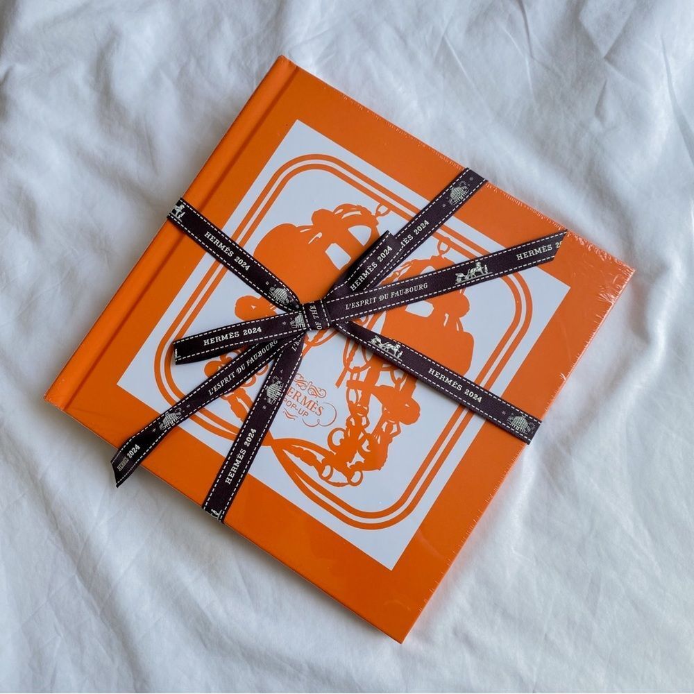 NWT Hermes pop up book in English